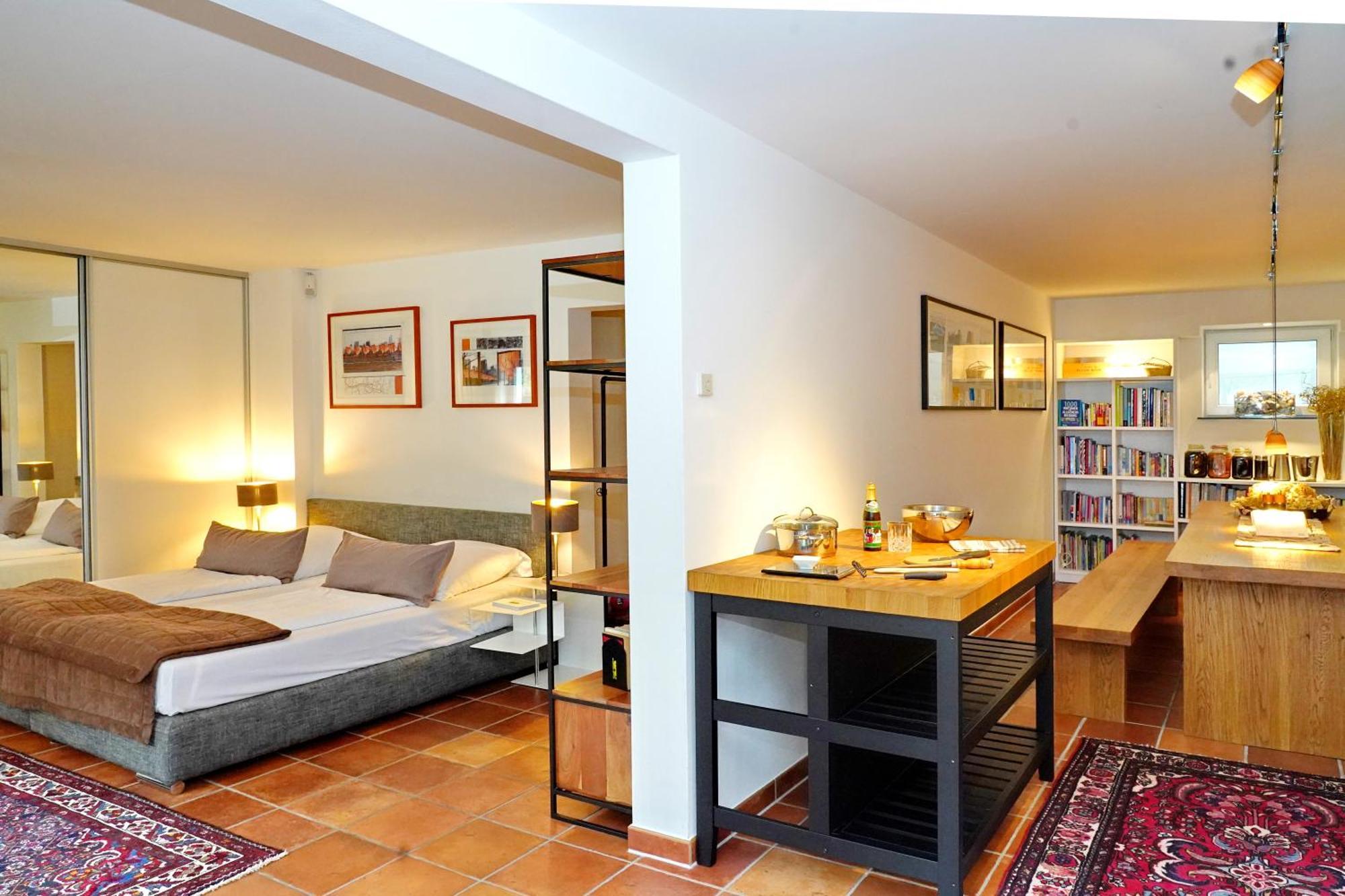 Hotel Zur Linde Dein Self Check In Michendorf Bagian luar foto