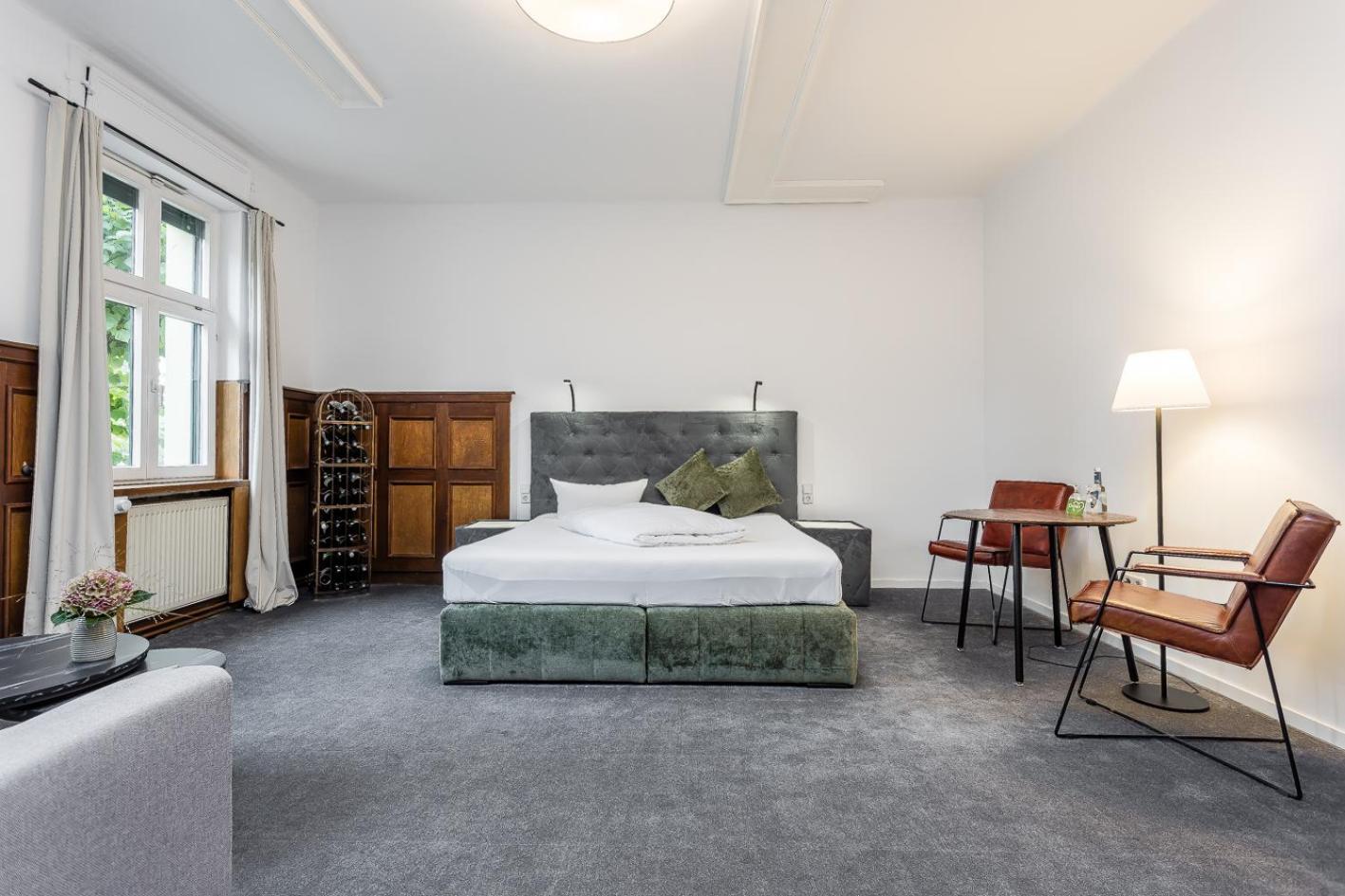 Hotel Zur Linde Dein Self Check In Michendorf Bagian luar foto